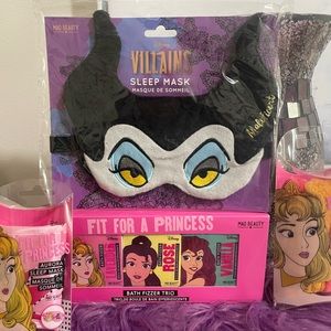 Brand New Disney Princess & Villain Bundle 👑🖤